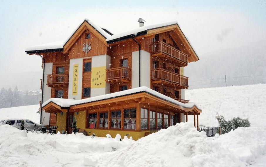 Hotel Garni Il Giglio Commezzadura Exterior photo