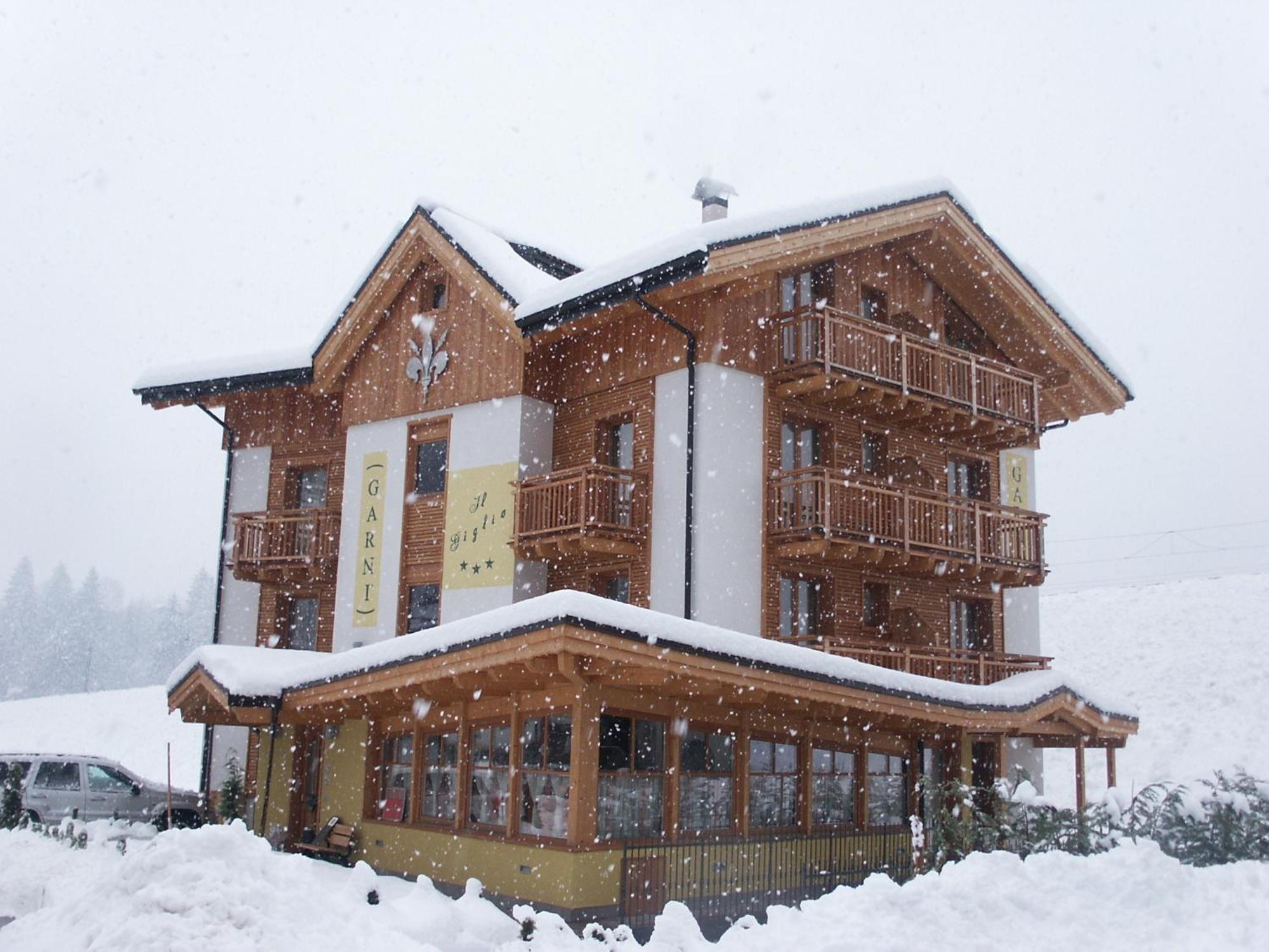 Hotel Garni Il Giglio Commezzadura Exterior photo