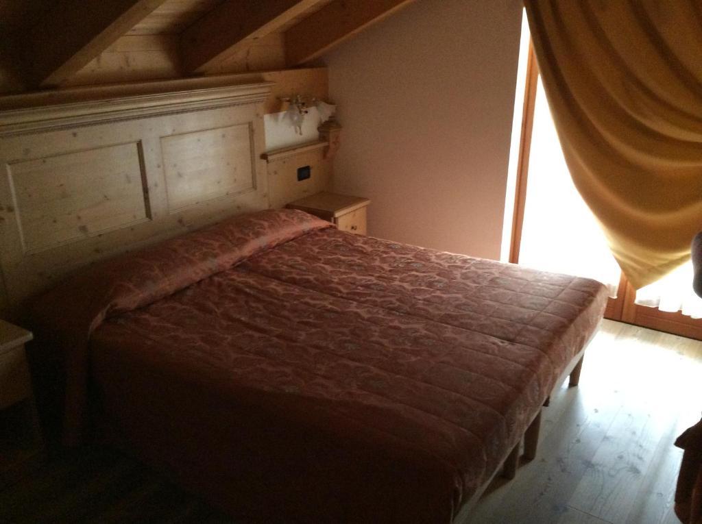 Residence Garni Il Giglio Commezzadura Room photo